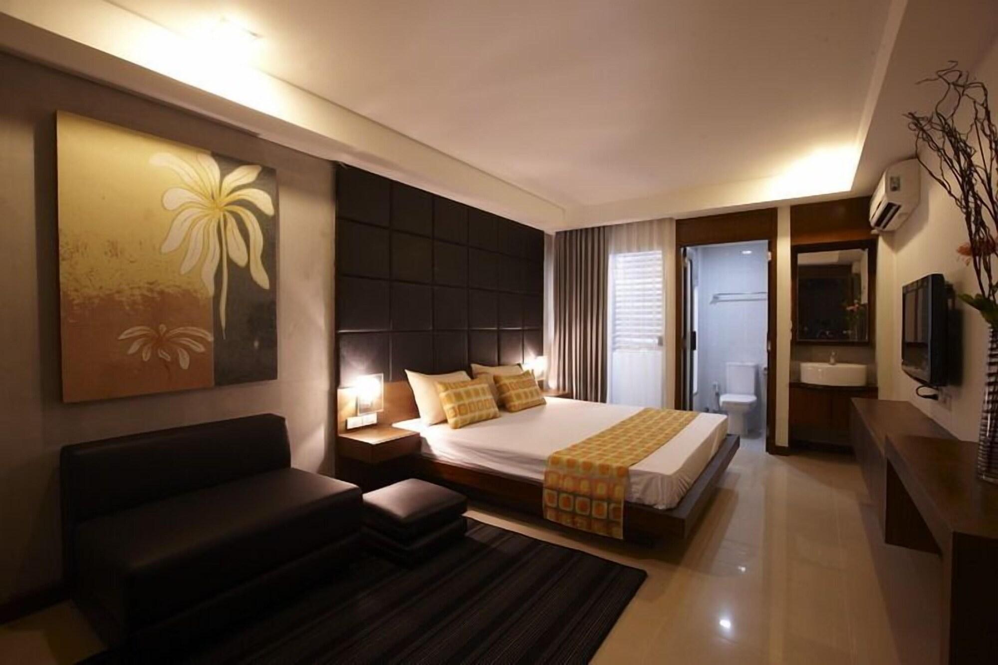 Collection O The Bangkok Cha Cha Suite Екстер'єр фото