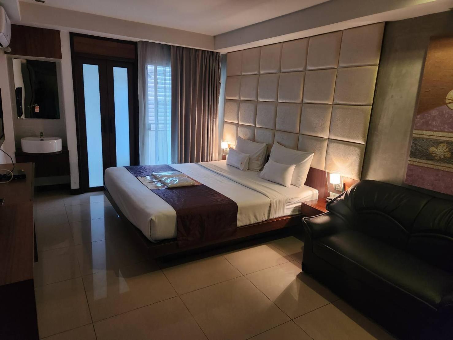 Collection O The Bangkok Cha Cha Suite Екстер'єр фото