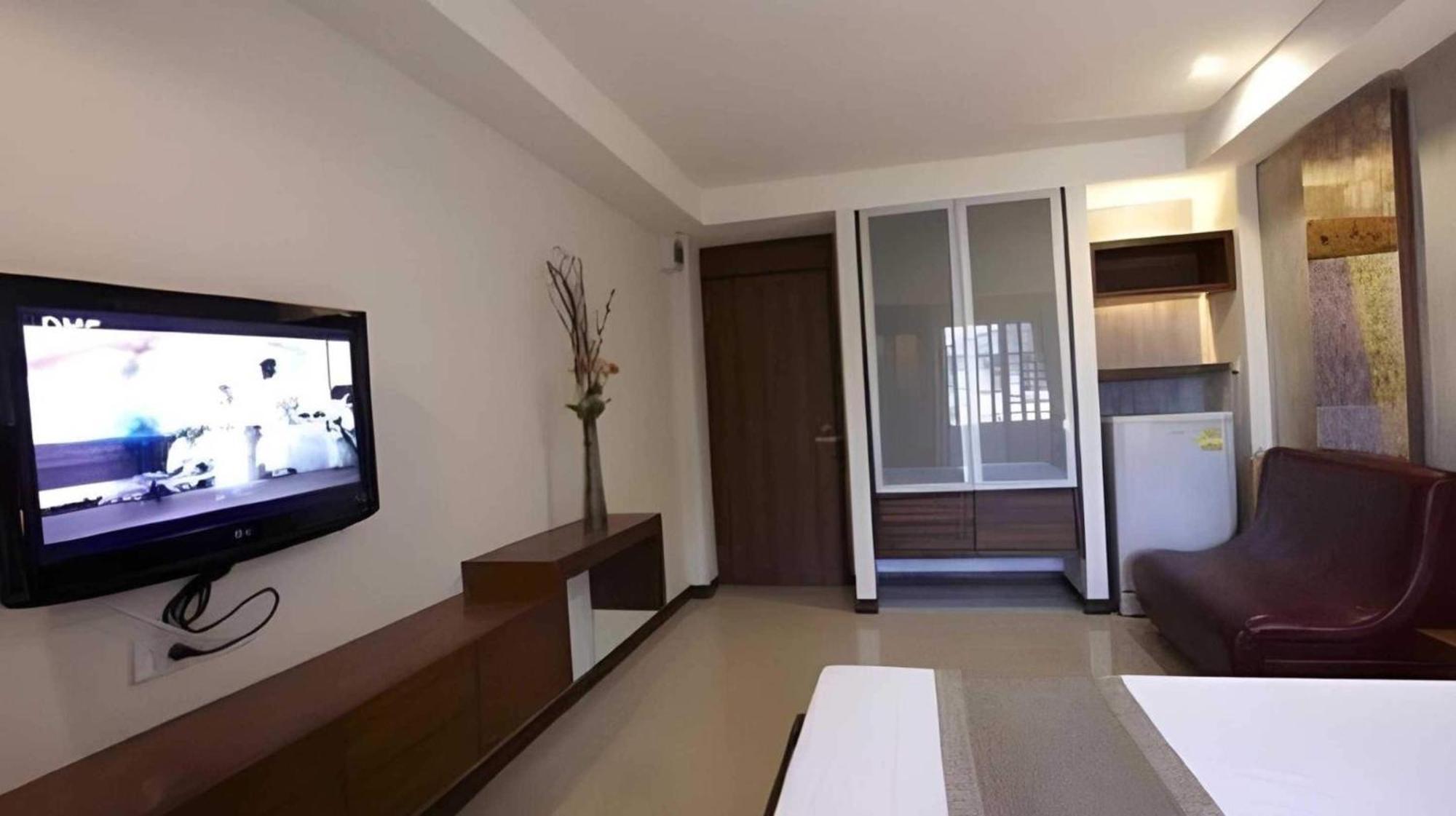 Collection O The Bangkok Cha Cha Suite Екстер'єр фото