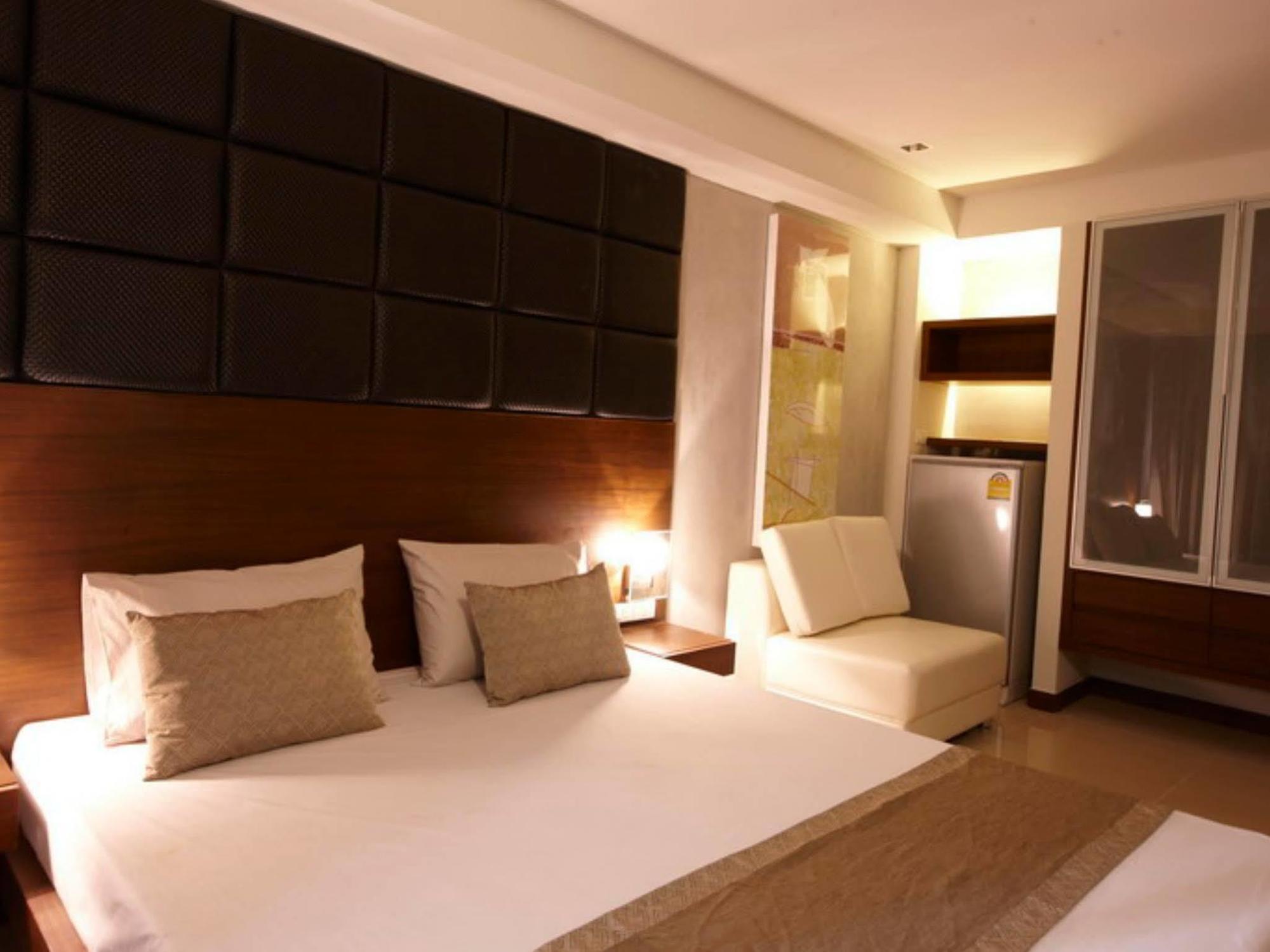 Collection O The Bangkok Cha Cha Suite Екстер'єр фото